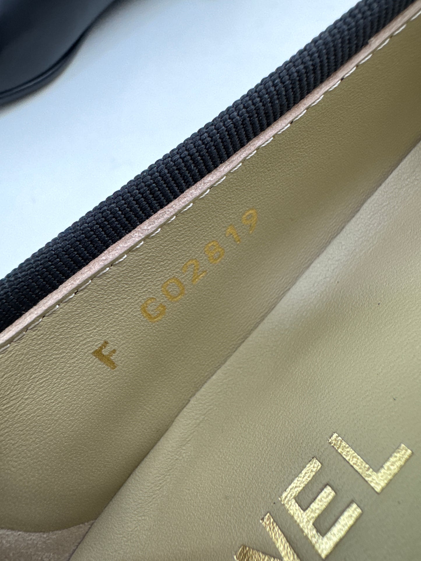 CHANEL 羊皮拼漆皮芭蕾舞鞋