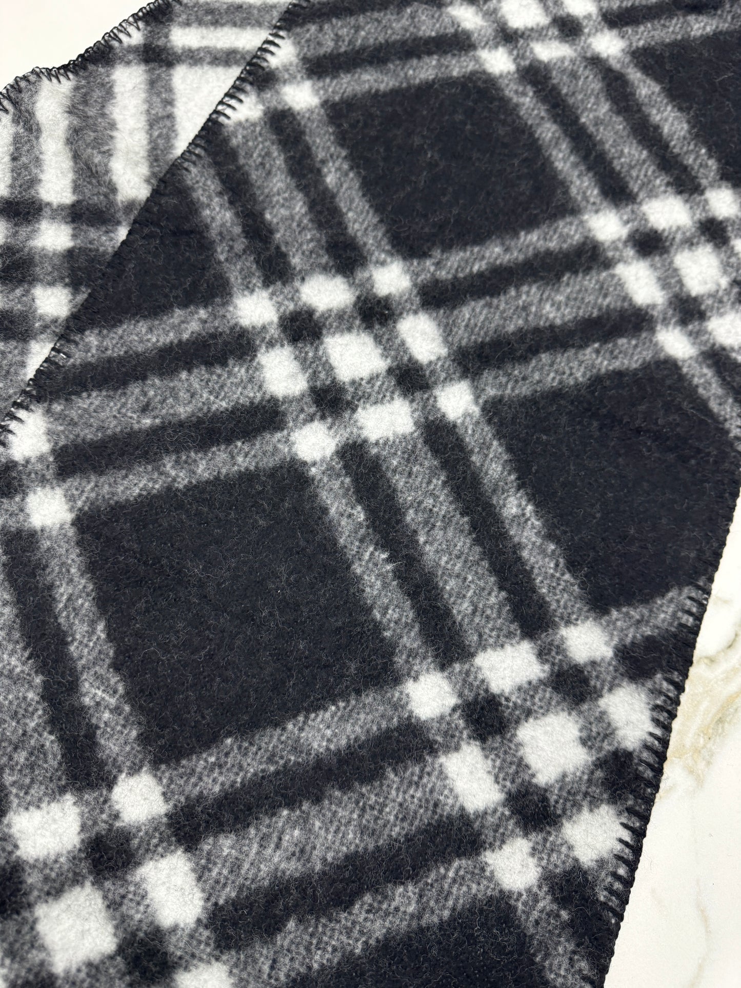 BURBERRY Check Wool Scarf 黑白色