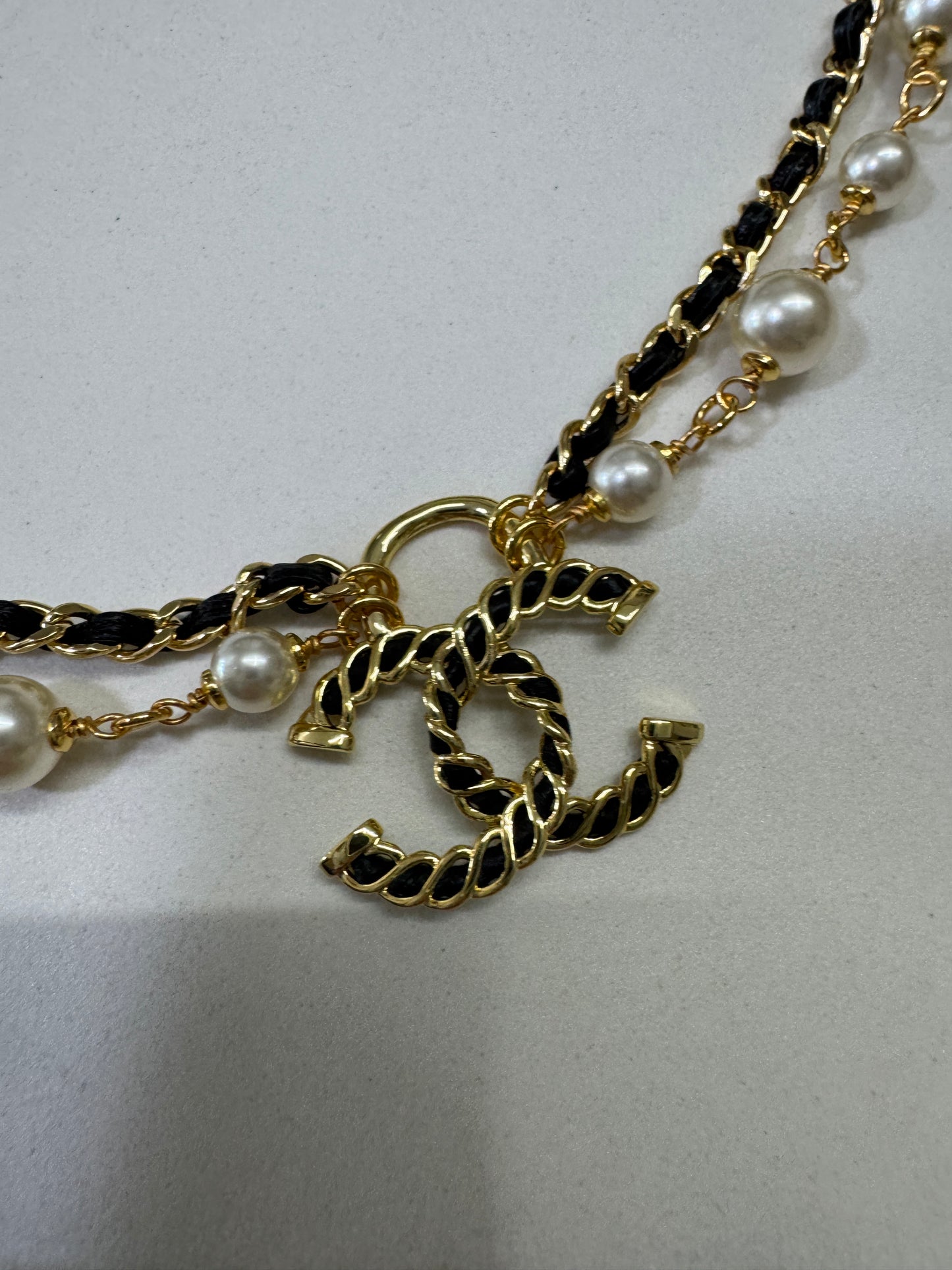CHANEL 24K 珍珠拼穿皮鏈雙層Choker