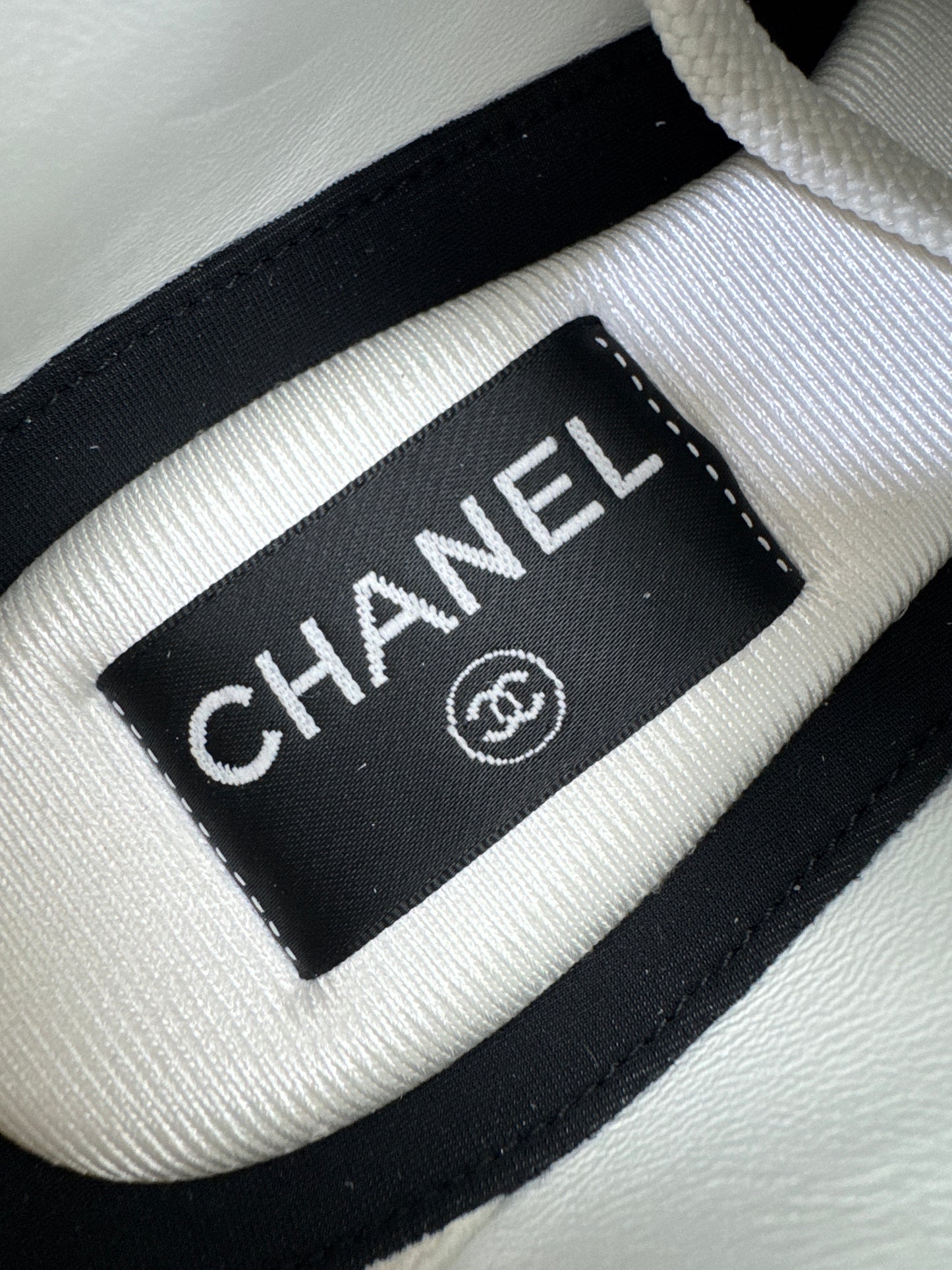 CHANEL 26P 熊貓德訓鞋