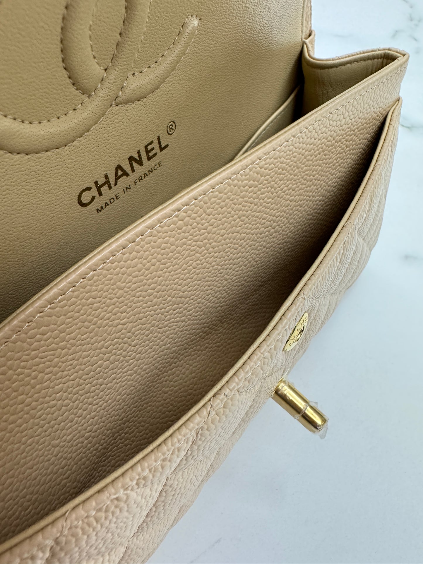 CHANEL CF23 Small 米杏色牛皮金扣 Beige Caviar Calfskin GHW