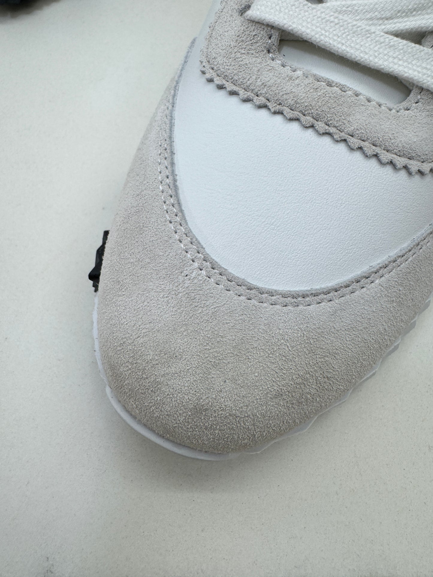 HERMES Bouncing 皮款白色