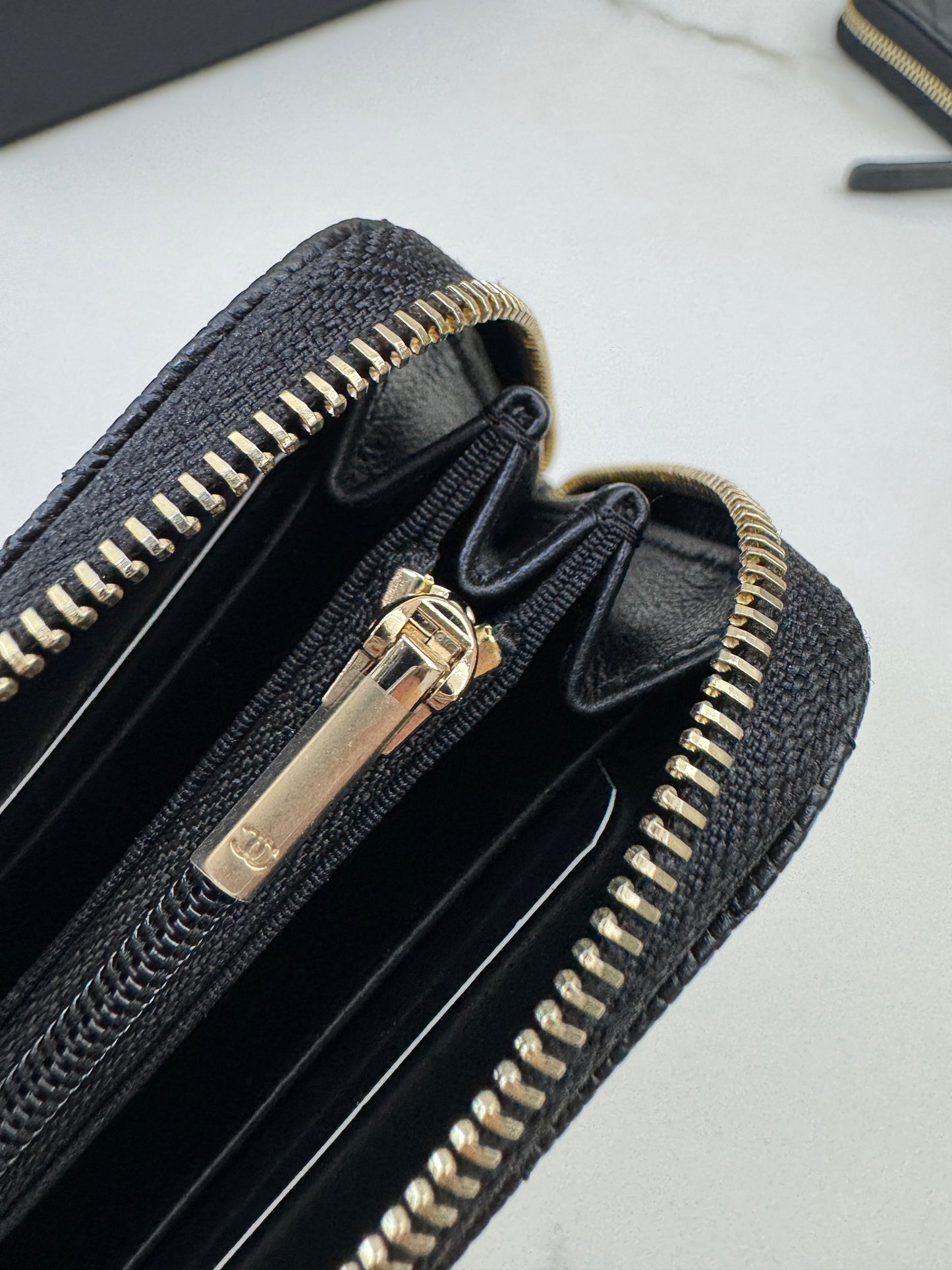 CHANEL 24B半鑽扣 加大零錢包 可放對摺紙幣