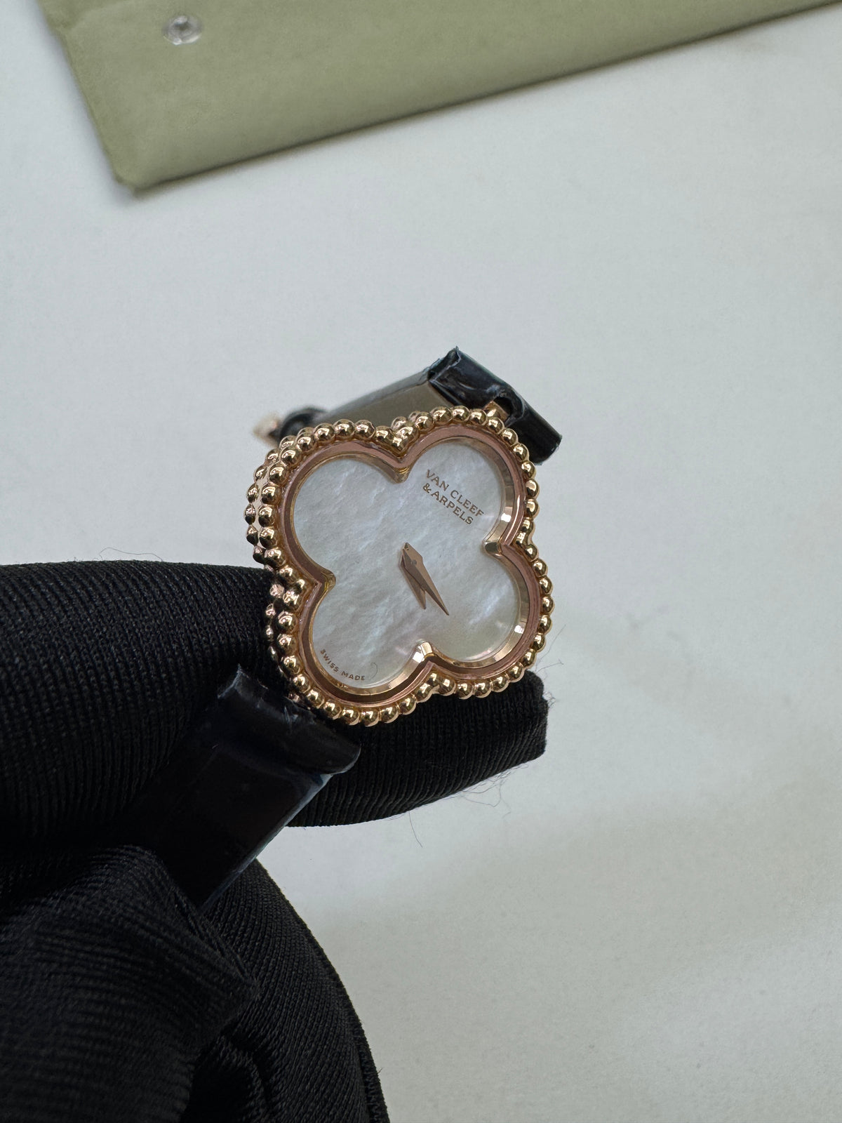 VCA Alhambra 手錶 玫瑰金白貝母