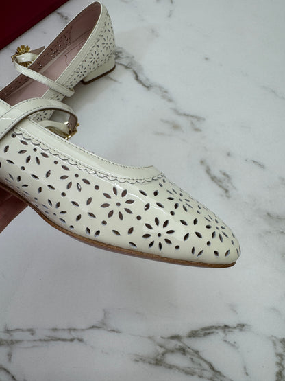 RV 小雛菊鏤空 Mary Jane