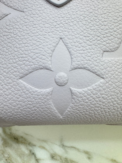 LV On the Go East-west 淺紫