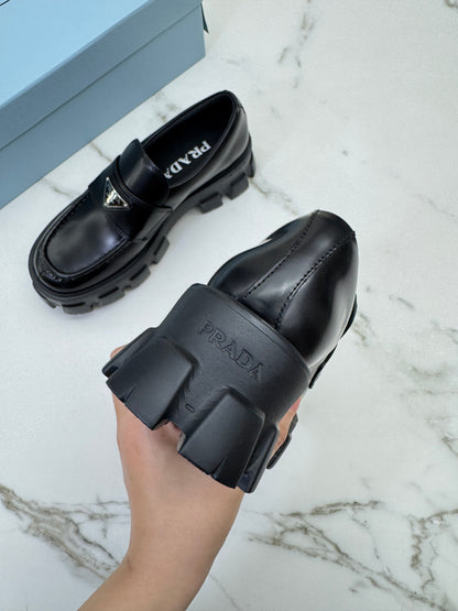 PRADA Loafers 齒輪底 Super Light