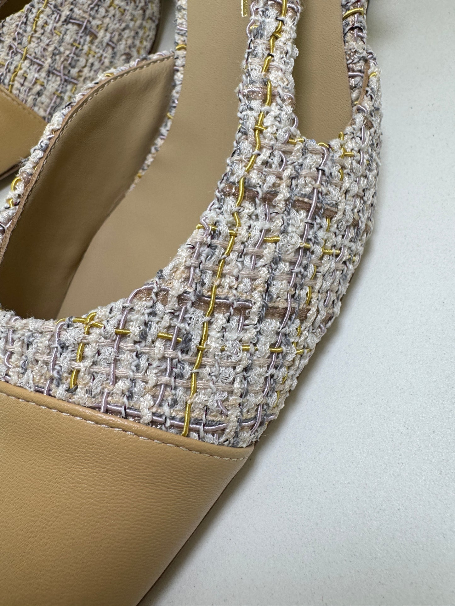 CHANEL 21P 杏色拼米黃紫Tweed Slingback
