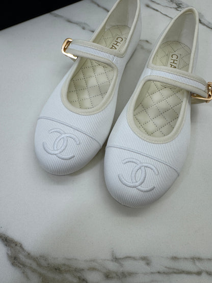 CHANEL 24S Mary Jane 芭蕾舞鞋 白色娟布