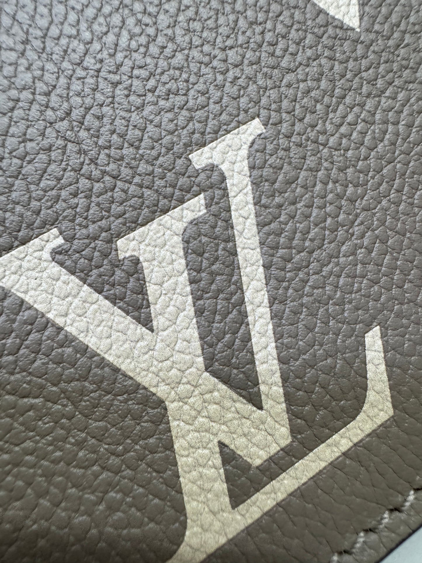 LV Pochette Metis 大象灰