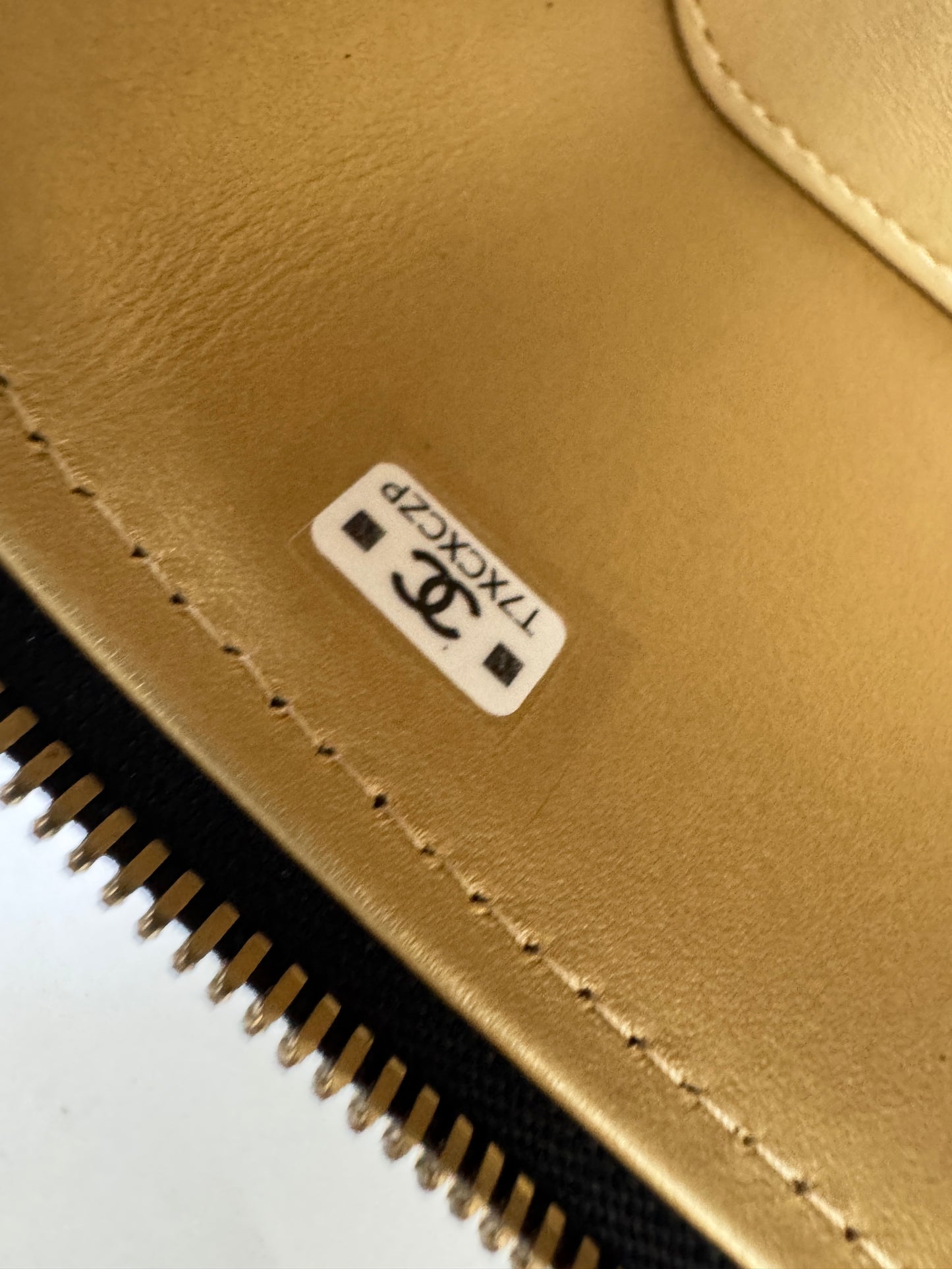 CHANEL 25S 雙金珠長盒子 Vanity