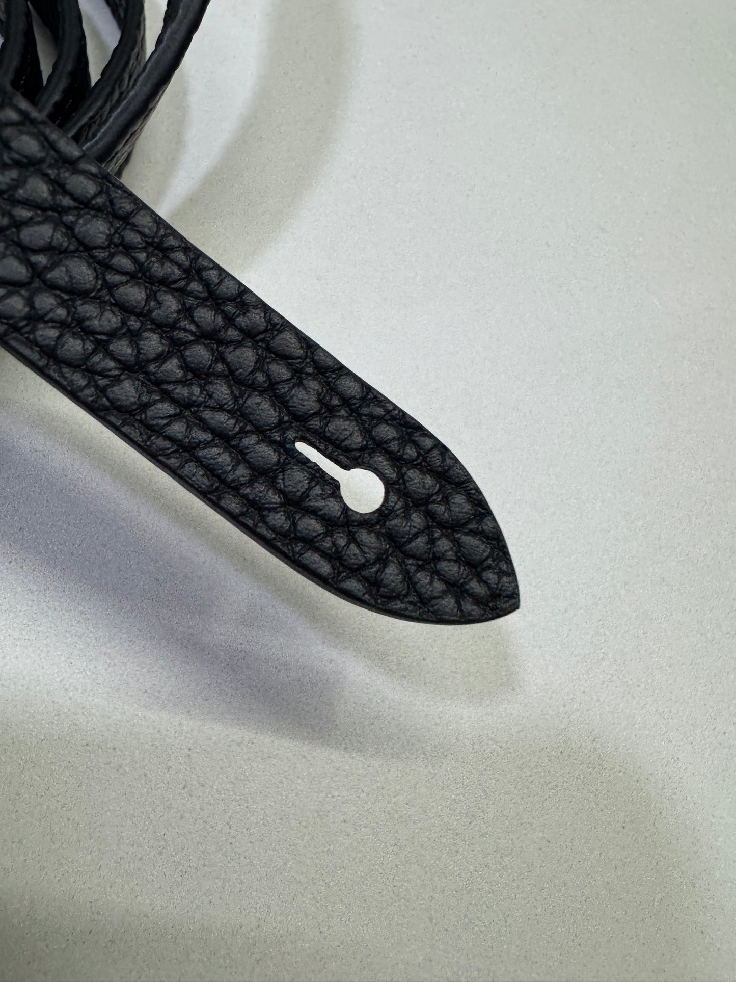 THE ROW Marguax 12 黑銀荔枝紋