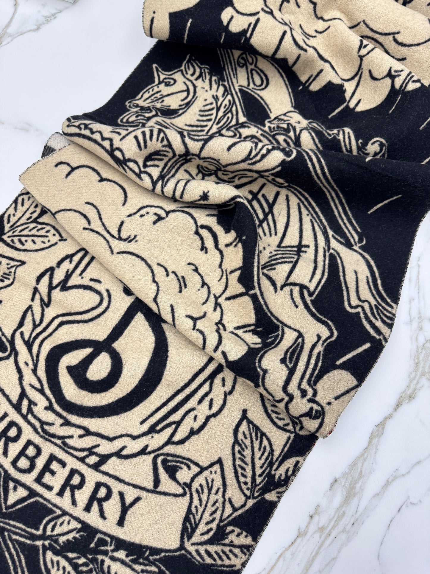 BURBERRY 雙面戰馬圍巾