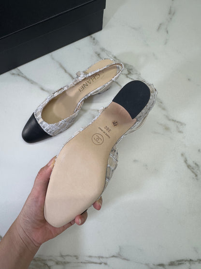 CHANEL 22P蕾絲字母 Slingback