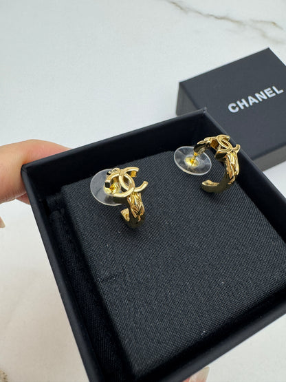 CHANEL 26P 菱格紋圈型耳環