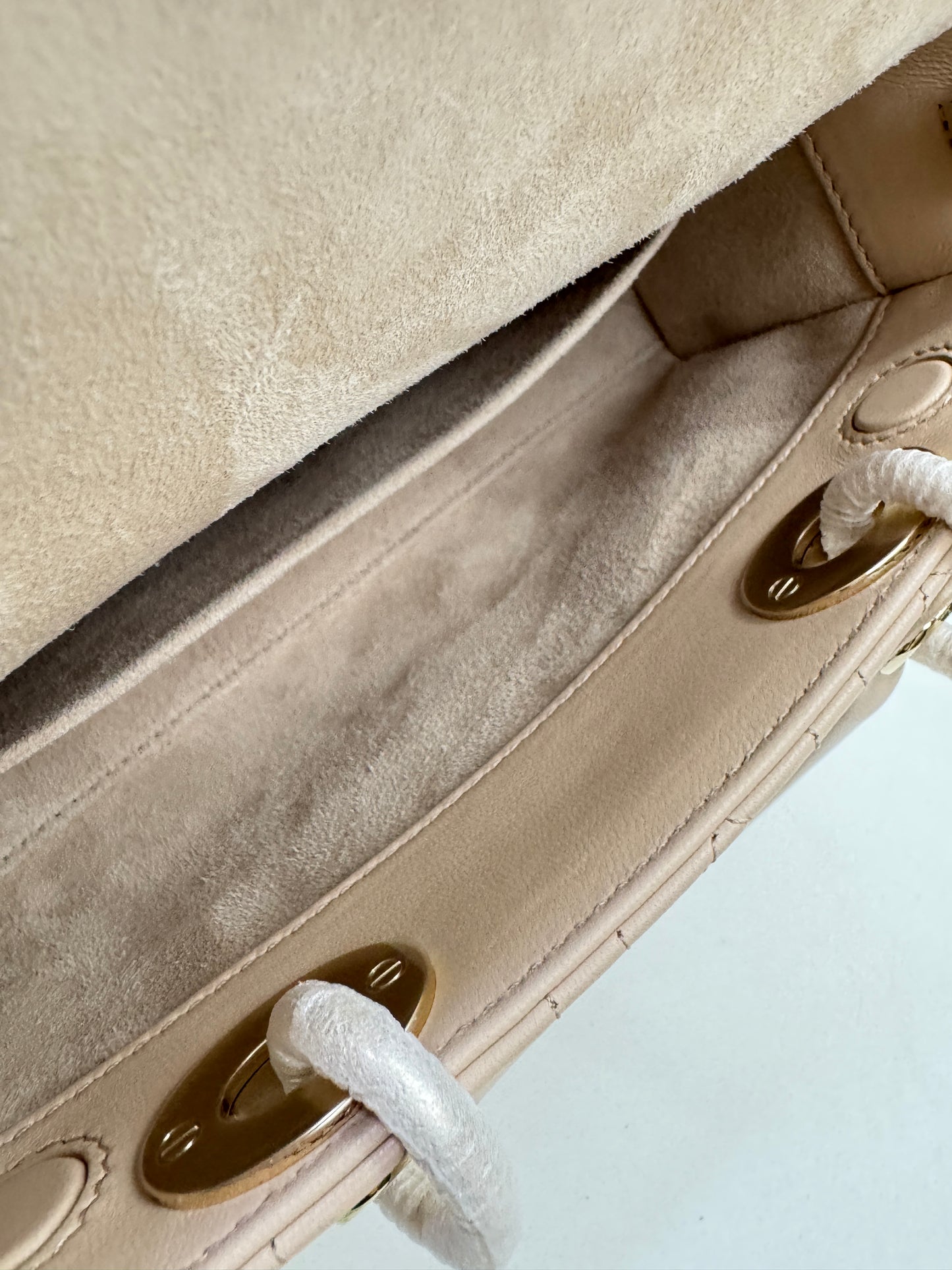 DIOR D-Joy Small 胭脂米 Powder Beige￼