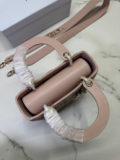 DIOR Lady Dior Small 胭脂粉