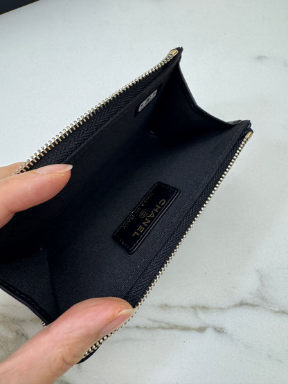 CHANEL 雕刻扣L型拉鏈小錢包