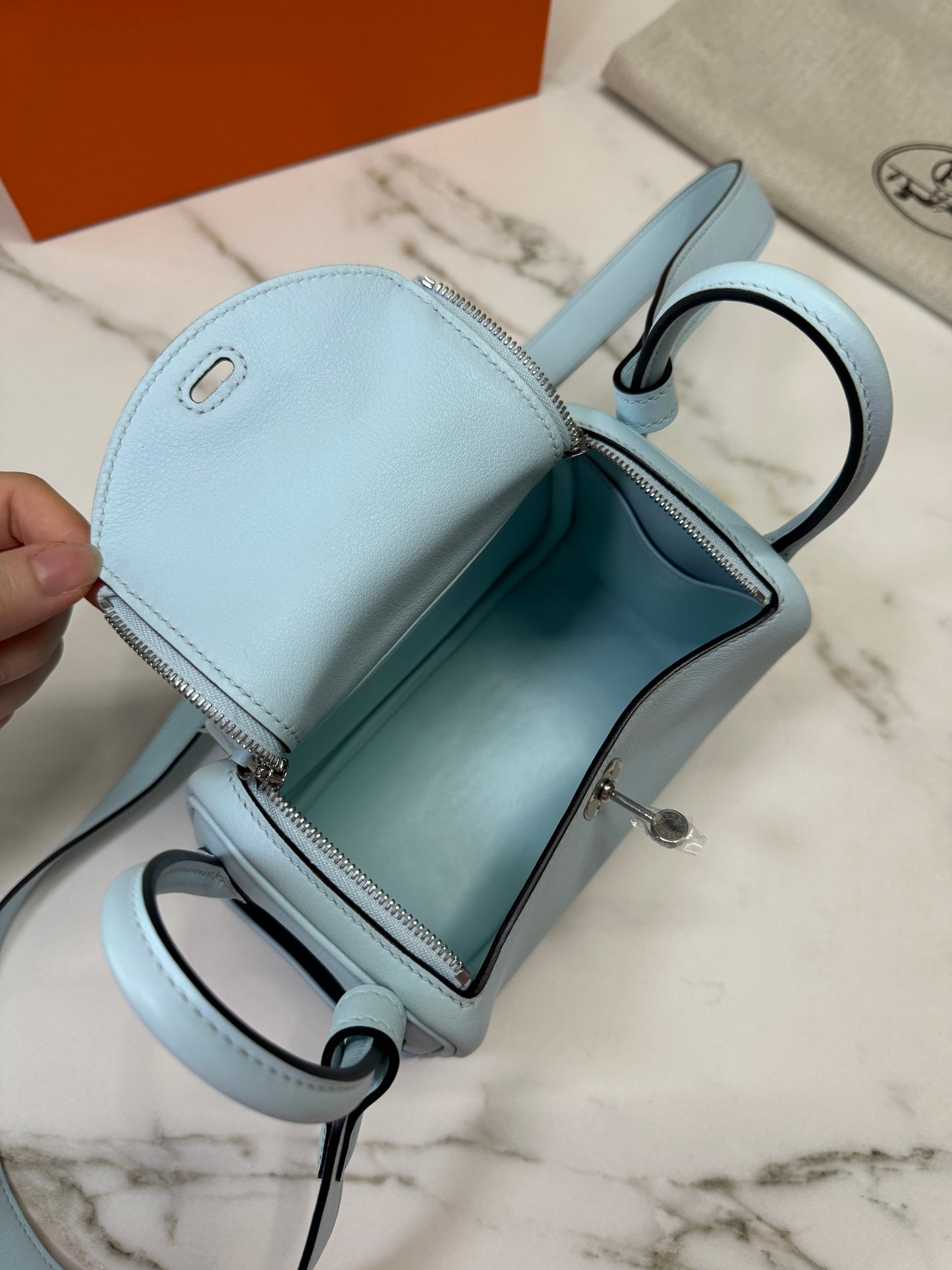 HERMES Mini Lindy 霧霾藍T0 銀扣 swift