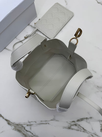 DIOR Toujours Small 白色