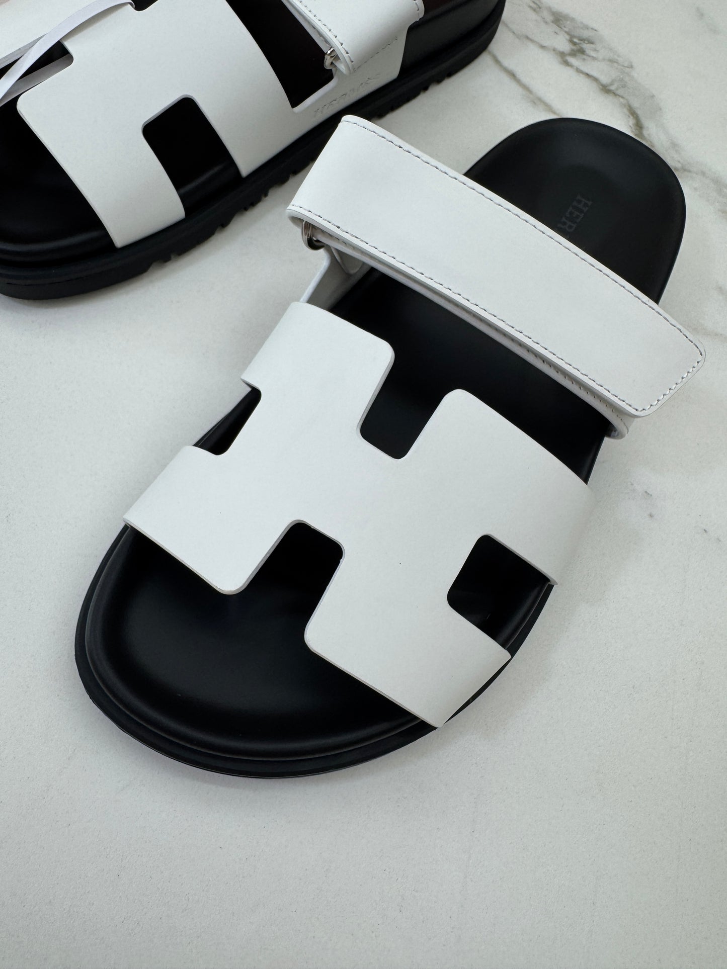 HERMES Chypre 二舅拖 白色