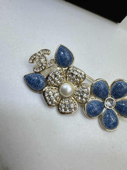 CHANEL 26C 牛仔花胸針