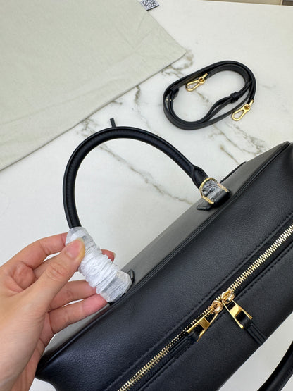 LOEWE Amazona 28 黑色