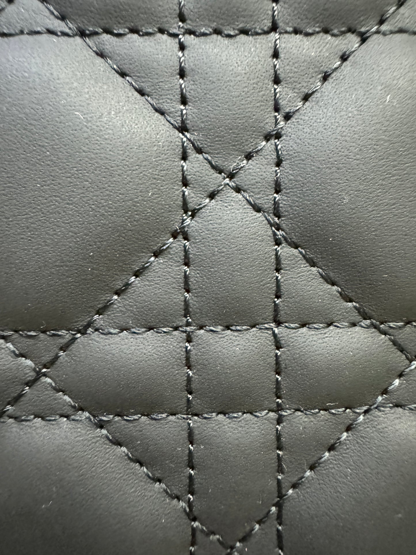 DIOR Lady 4格 磨砂黑 Small