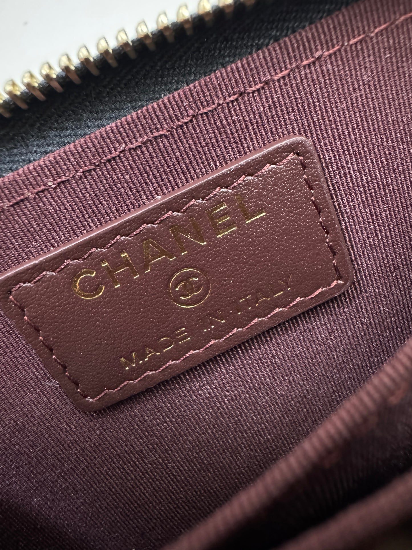 CHANEL 黑金牛拉鏈零錢包 Coin Purse