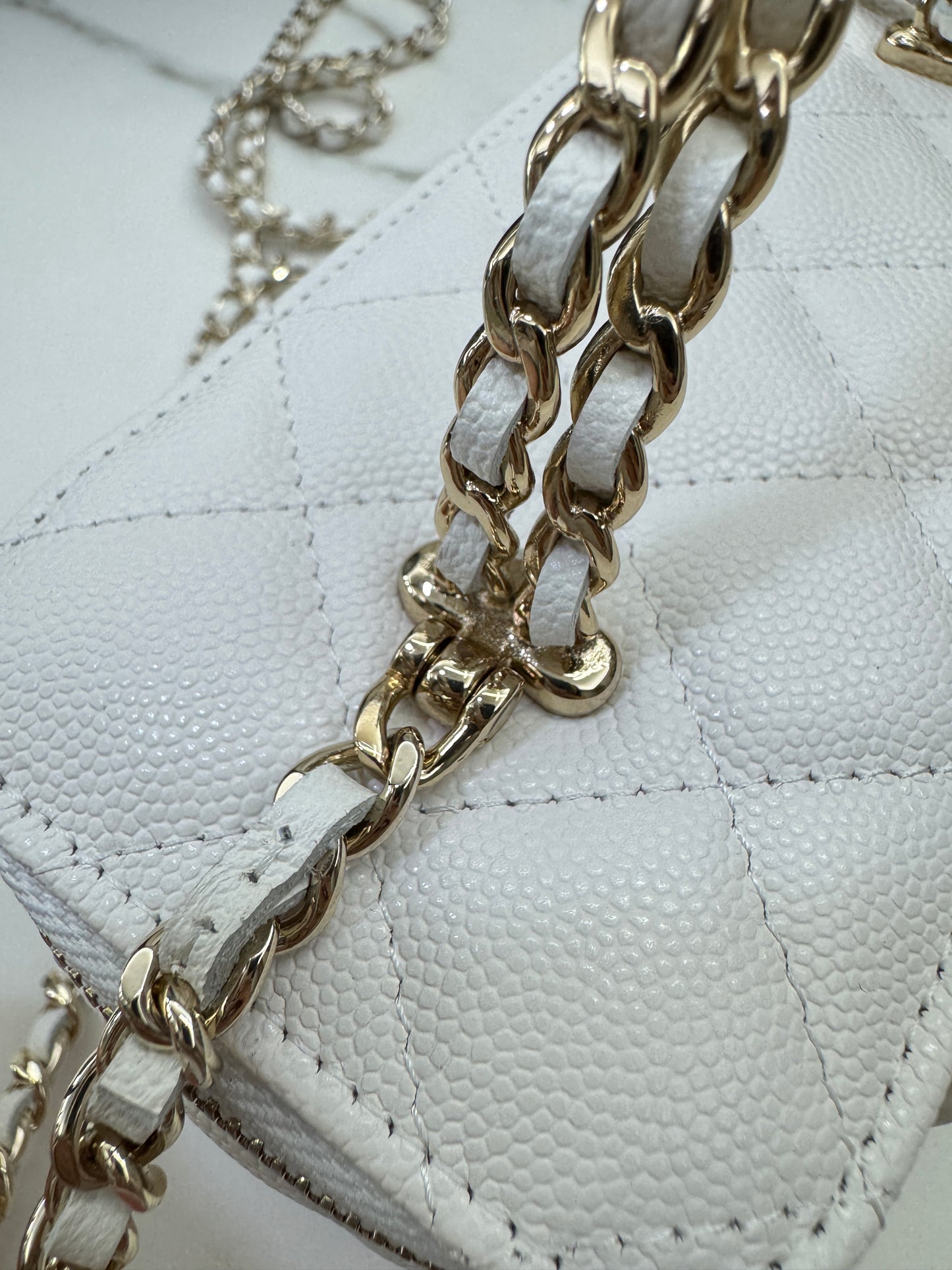 CHANEL 26S 交叉手柄長盒子 白色