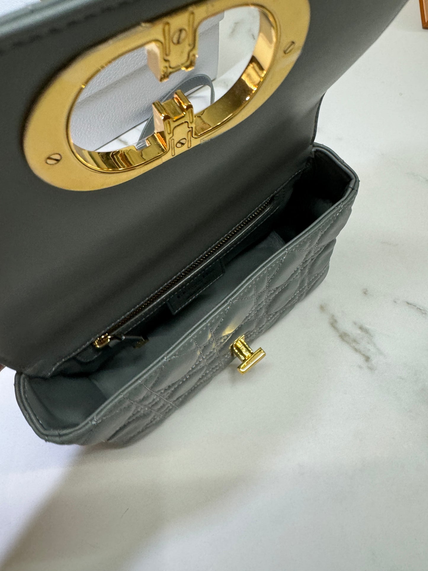DIOR Caro 石灰色 小號