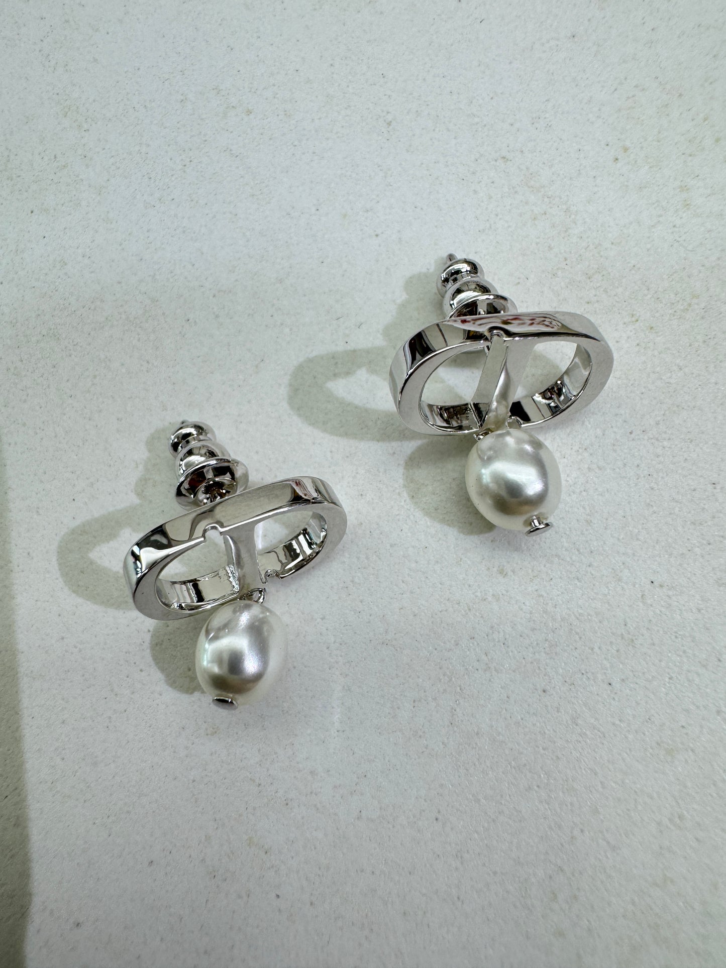 DIOR CD Petit 珍珠耳環 銀色