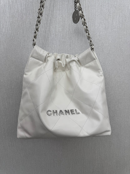 CHANEL 22Bag Small 白銀