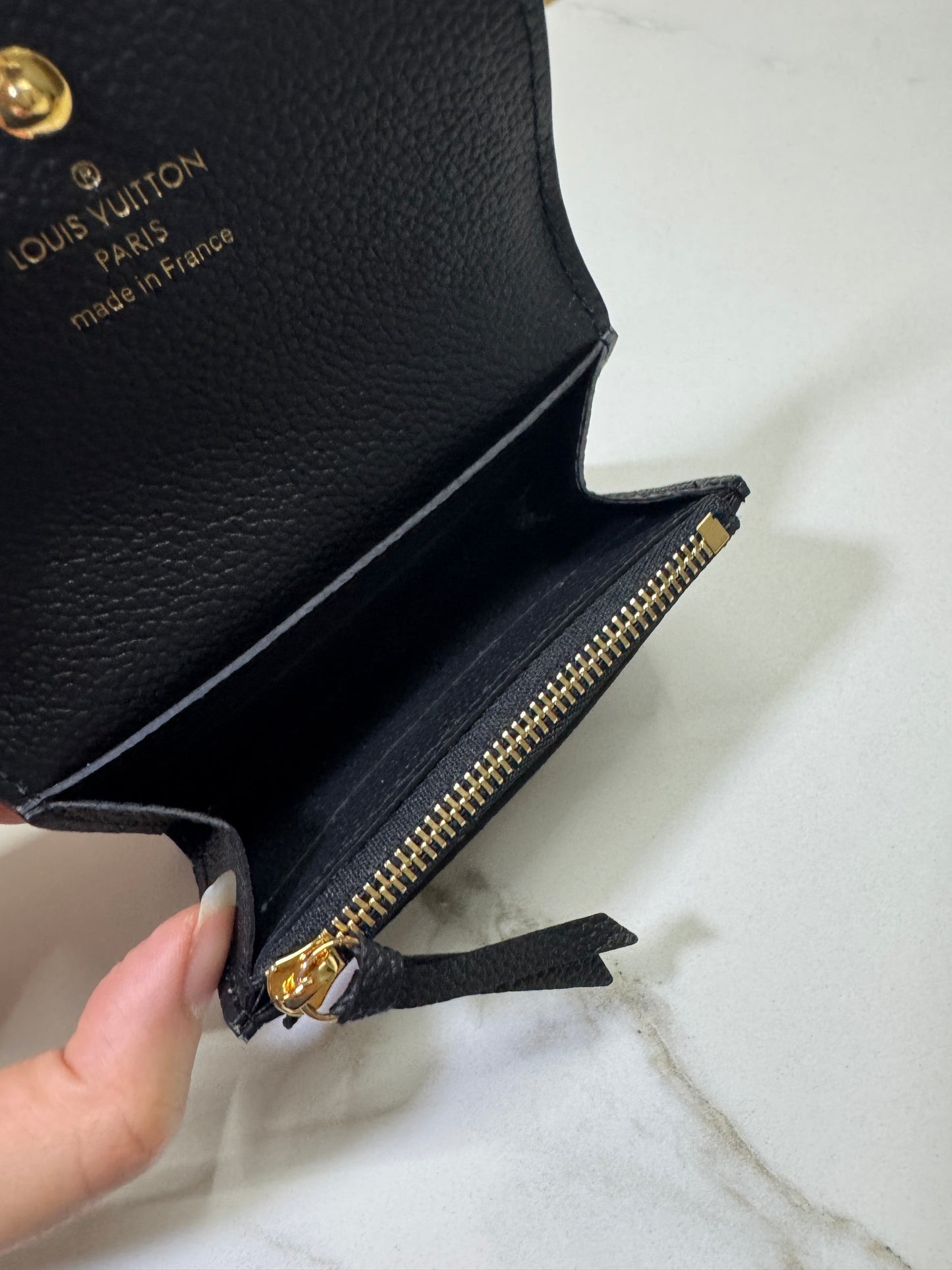 LV Rosalie 黑色全皮壓花零錢包