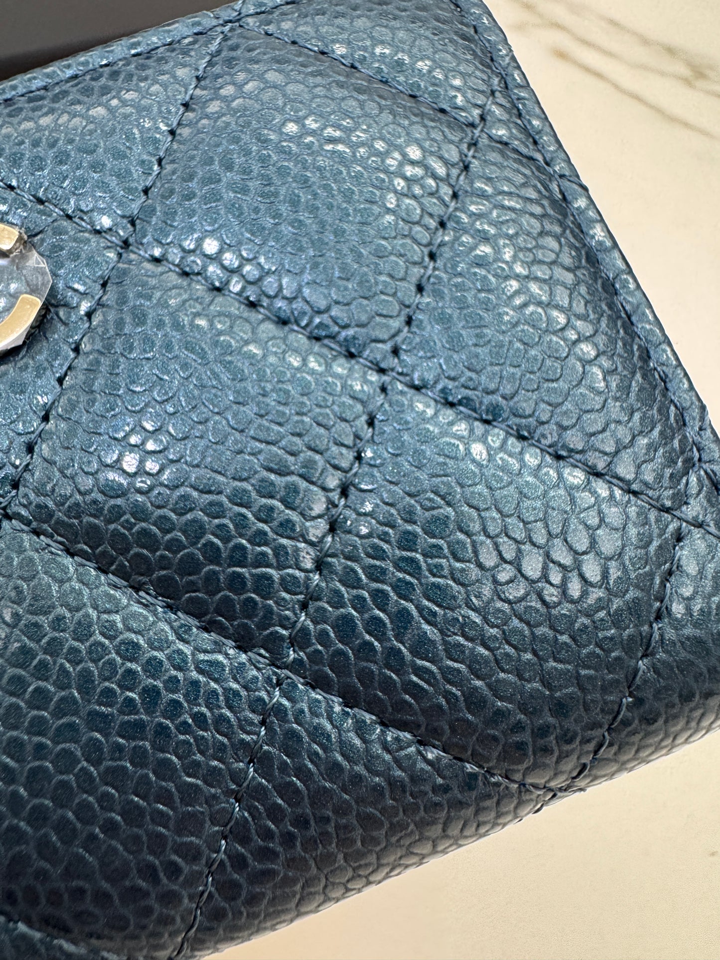 CHANEL 18S珠光藍 拉鏈零錢包 Iridescent Blue Coin Purse【Limited Edition】