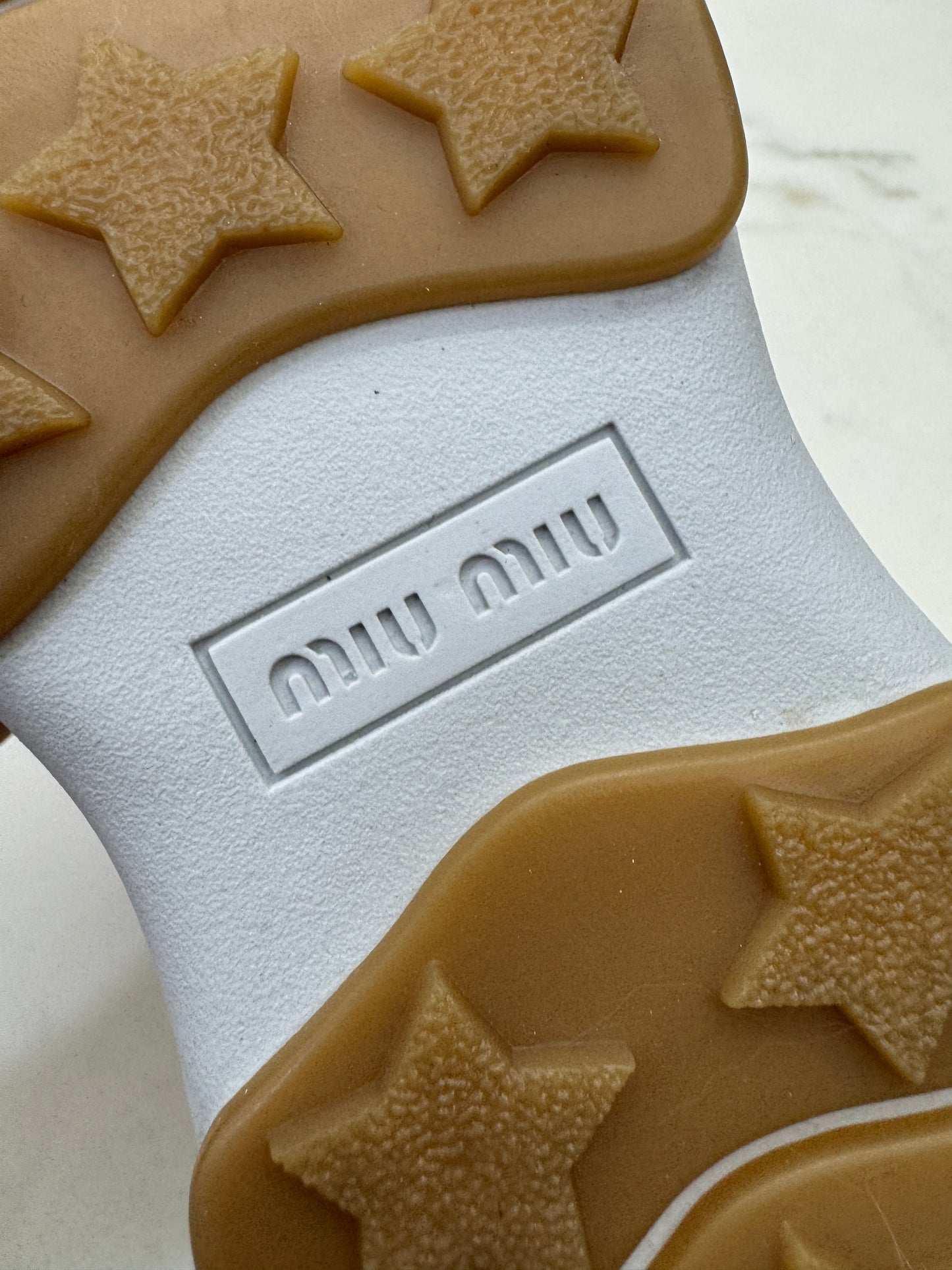 MIU MIU X NB 25年版 做舊老爹鞋￼