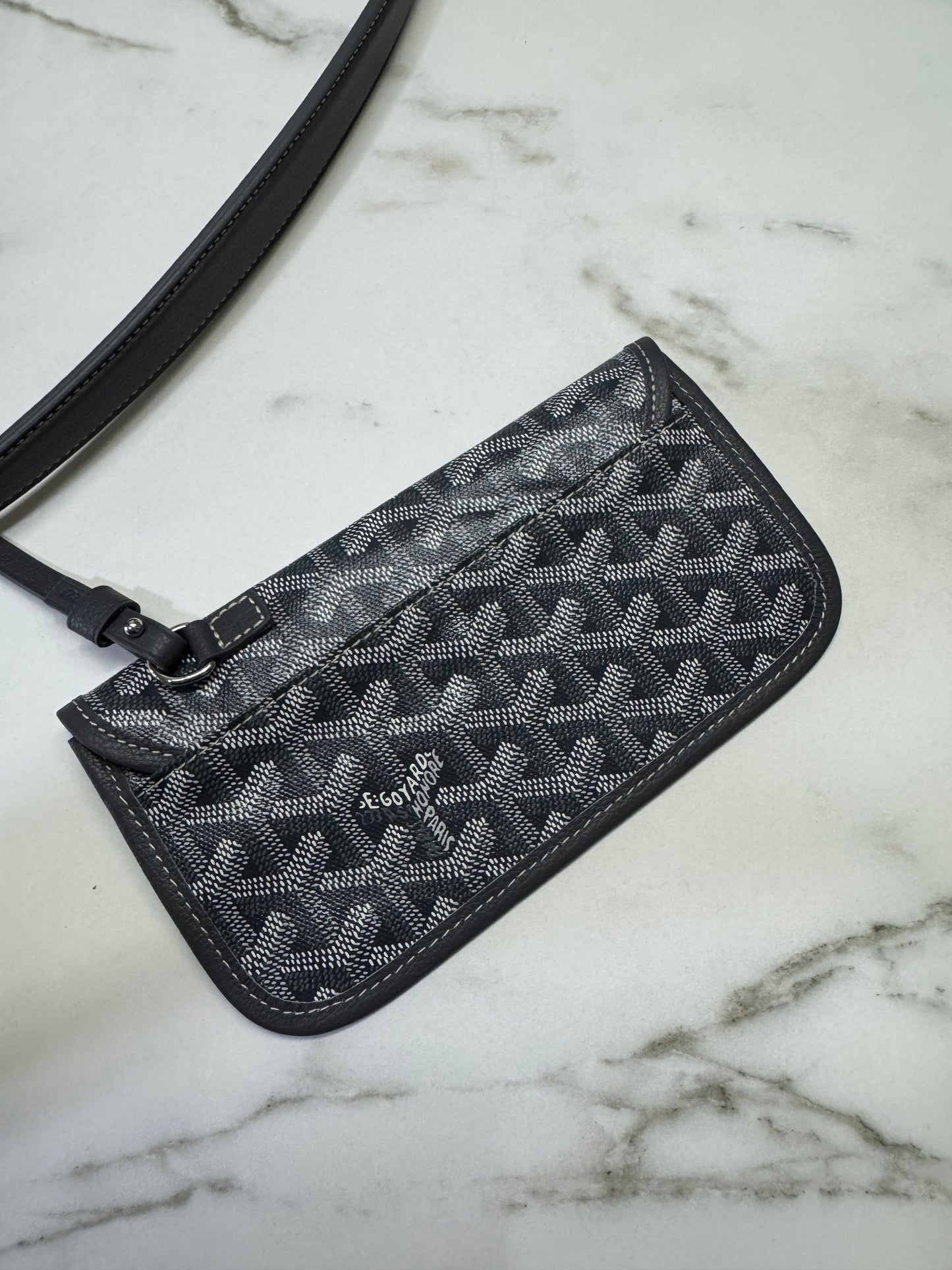 GOYARD 灰色Hobo 紅色小愛心
