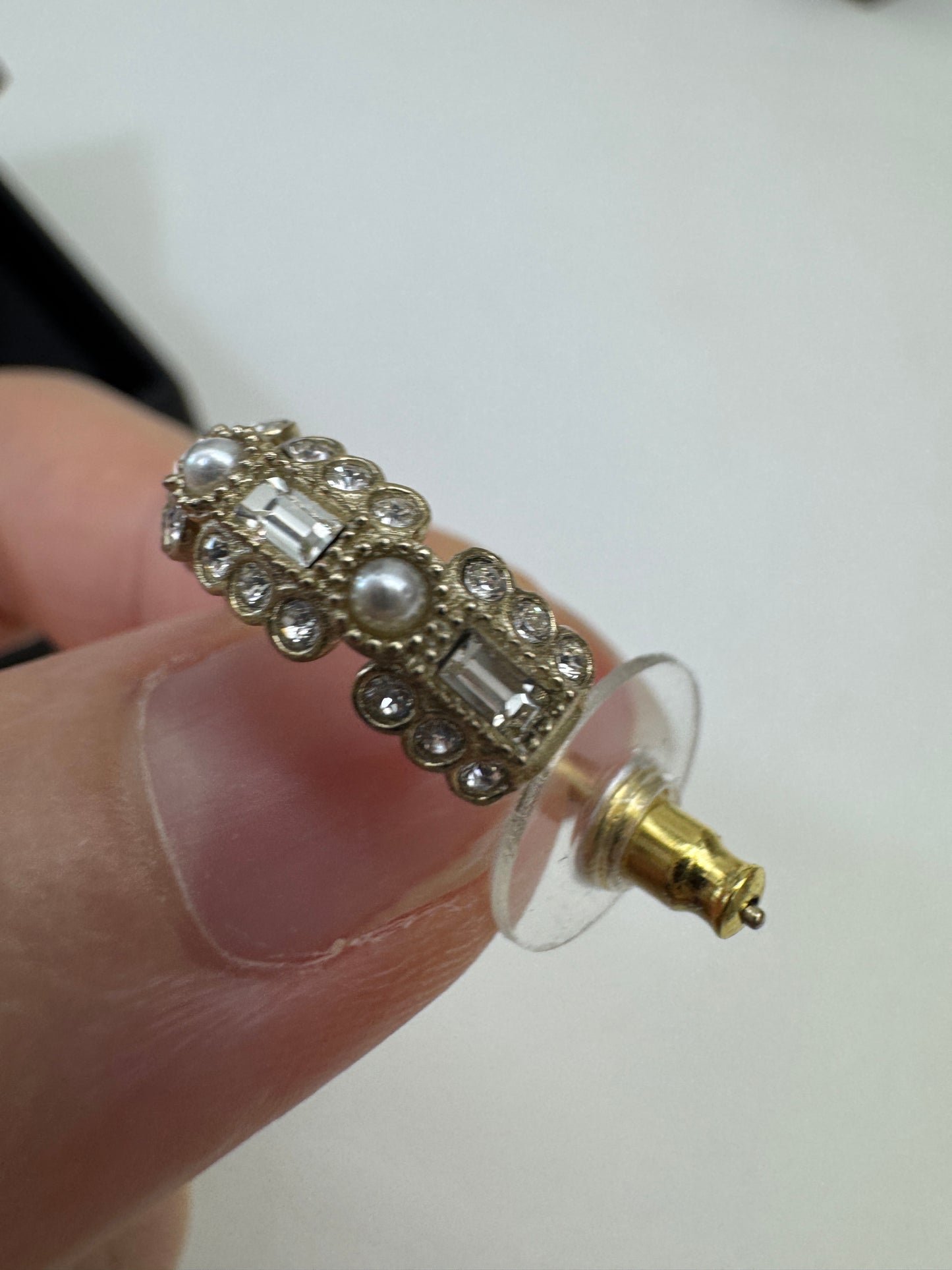 CHANEL 22B 圈型水鑽形珠耳環