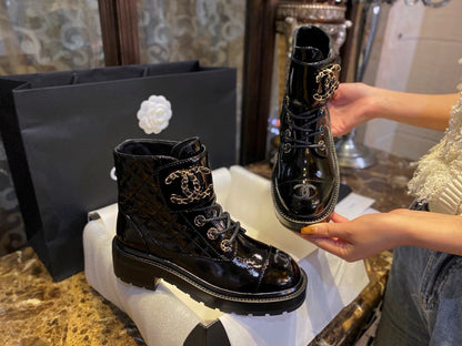 CHANEL 亮面皺牛皮 菱格馬丁靴 大logo