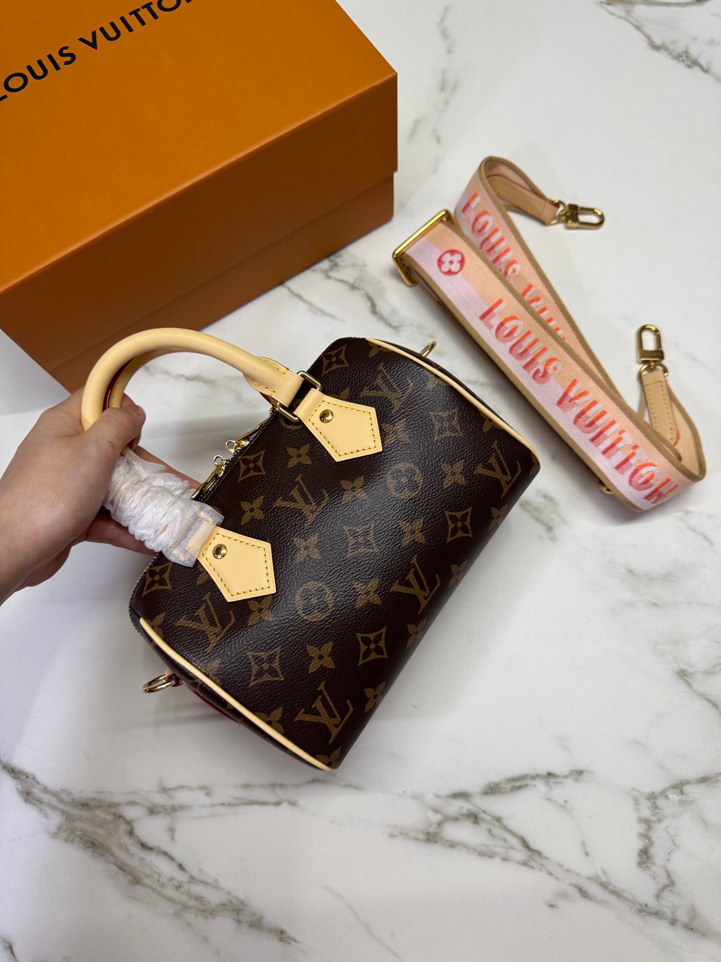 LV Speedy 20 粉橙色肩帶