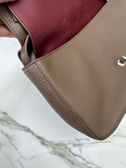 CHANEL Maxi Flap Small 32cm 大象灰/ 深卡其色 Dark Khaki