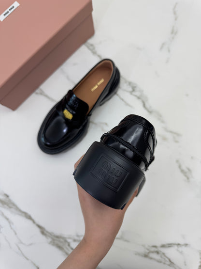MIU MIU 金幣厚底Loafers 黑色
