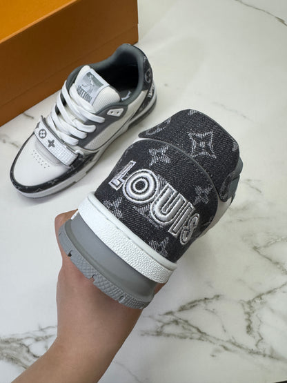 LV Trainer 25年灰牛仔