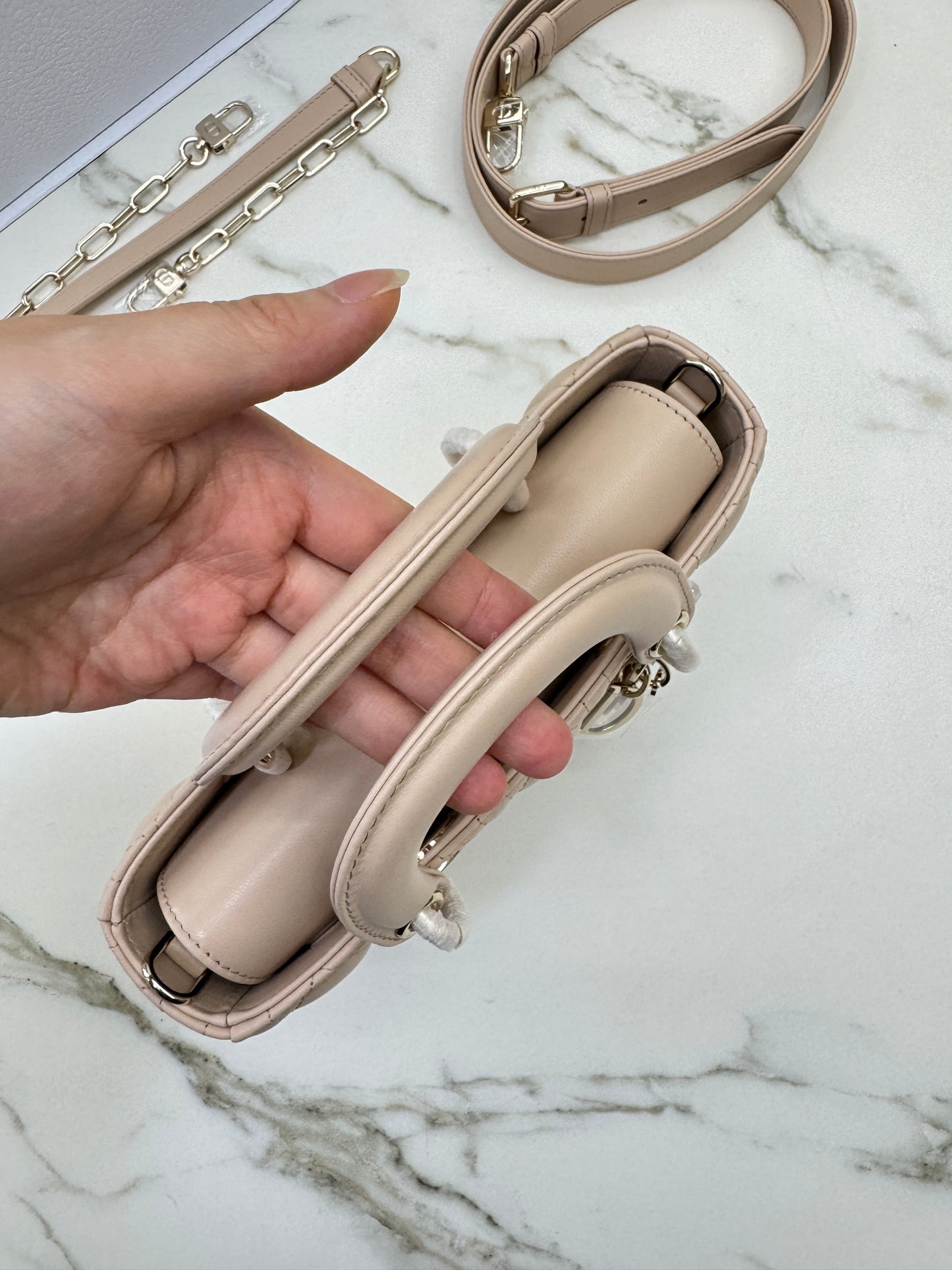 DIOR D-Joy Small 胭脂米 Powder Beige￼