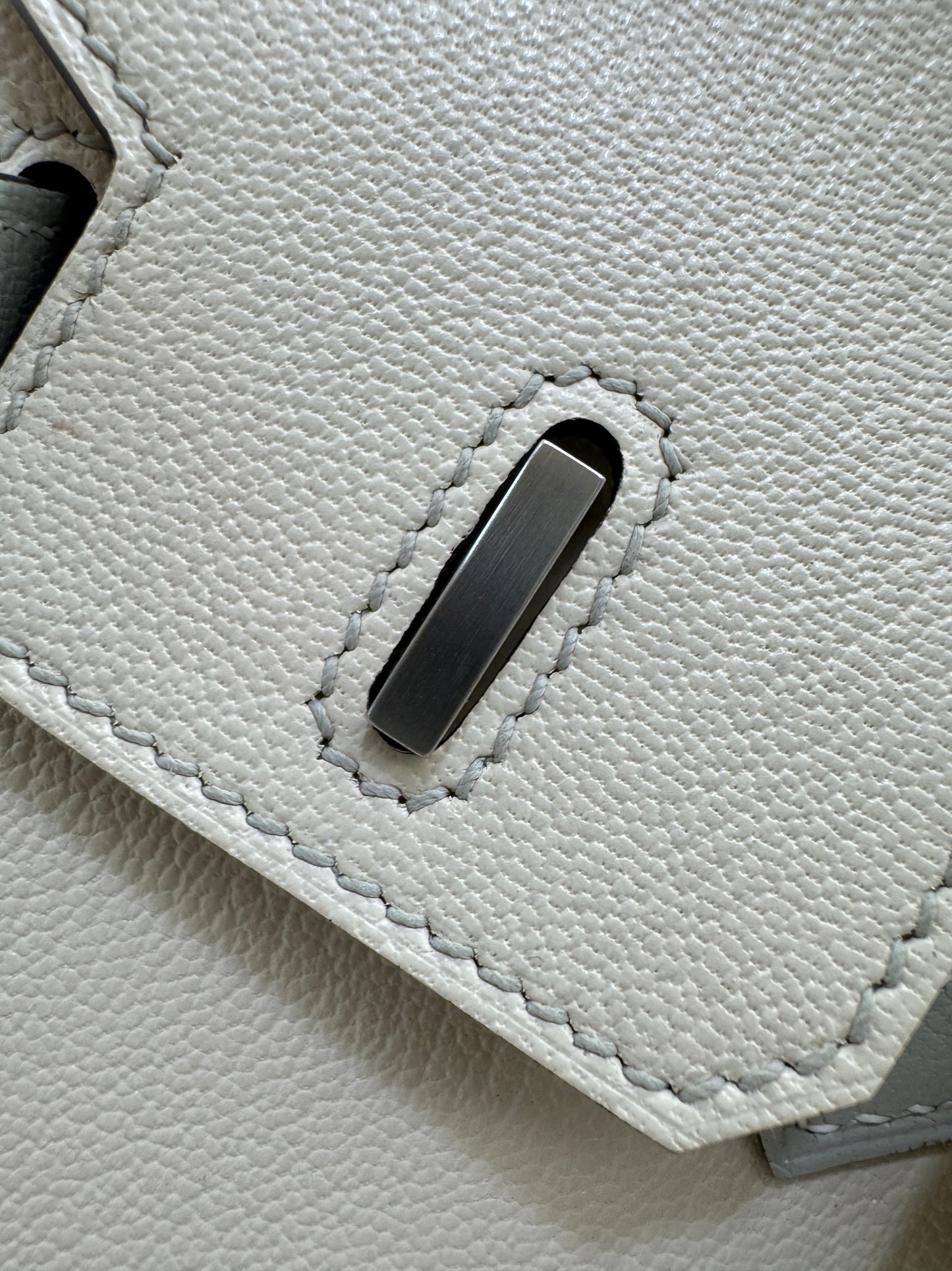 HERMES Birkin 25 SO 奶昔白拼珍珠灰 山羊皮 拉絲銀扣
