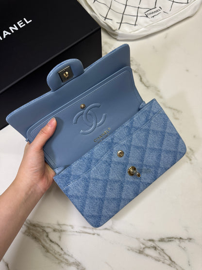 CHANEL 淺牛仔 CF23 淺金扣 Classic Flap Small［極罕少量］