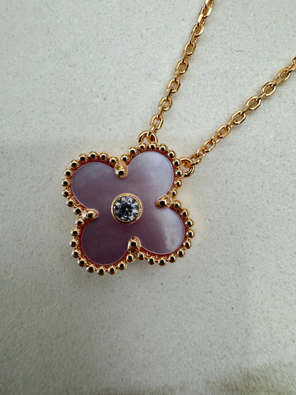 VCA Vintage Alhambra 2025 Holiday Pendant 粉貝母