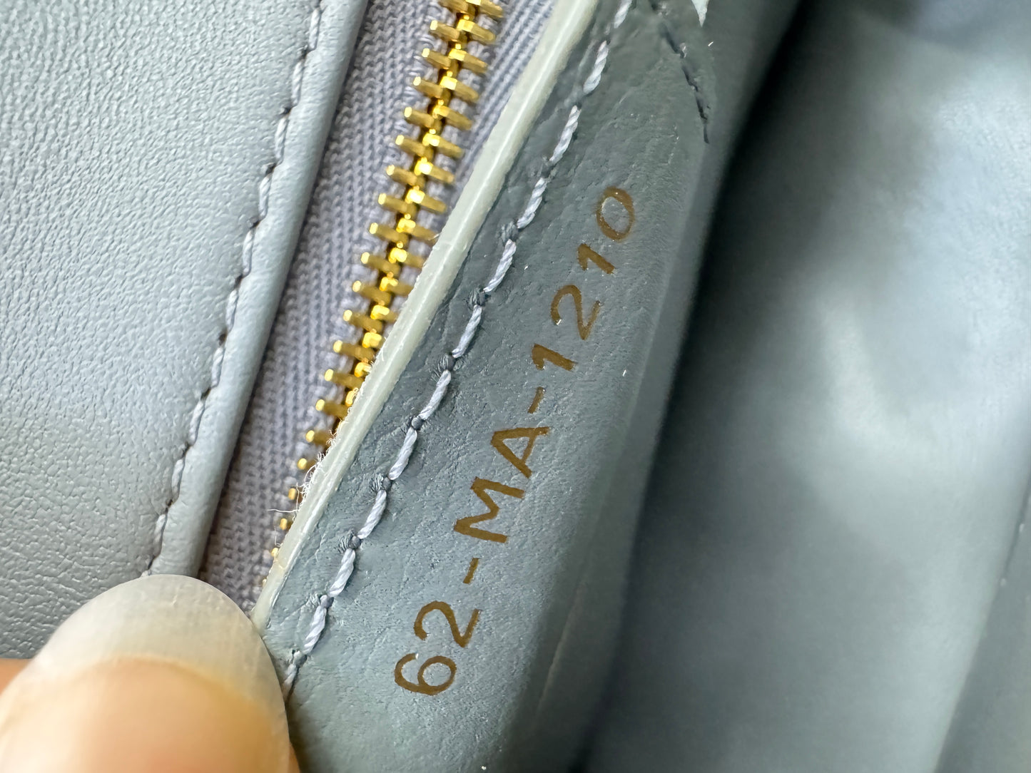 DIOR Caro Small 石灰色