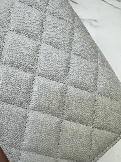 CHANEL Passport Holder 淺灰