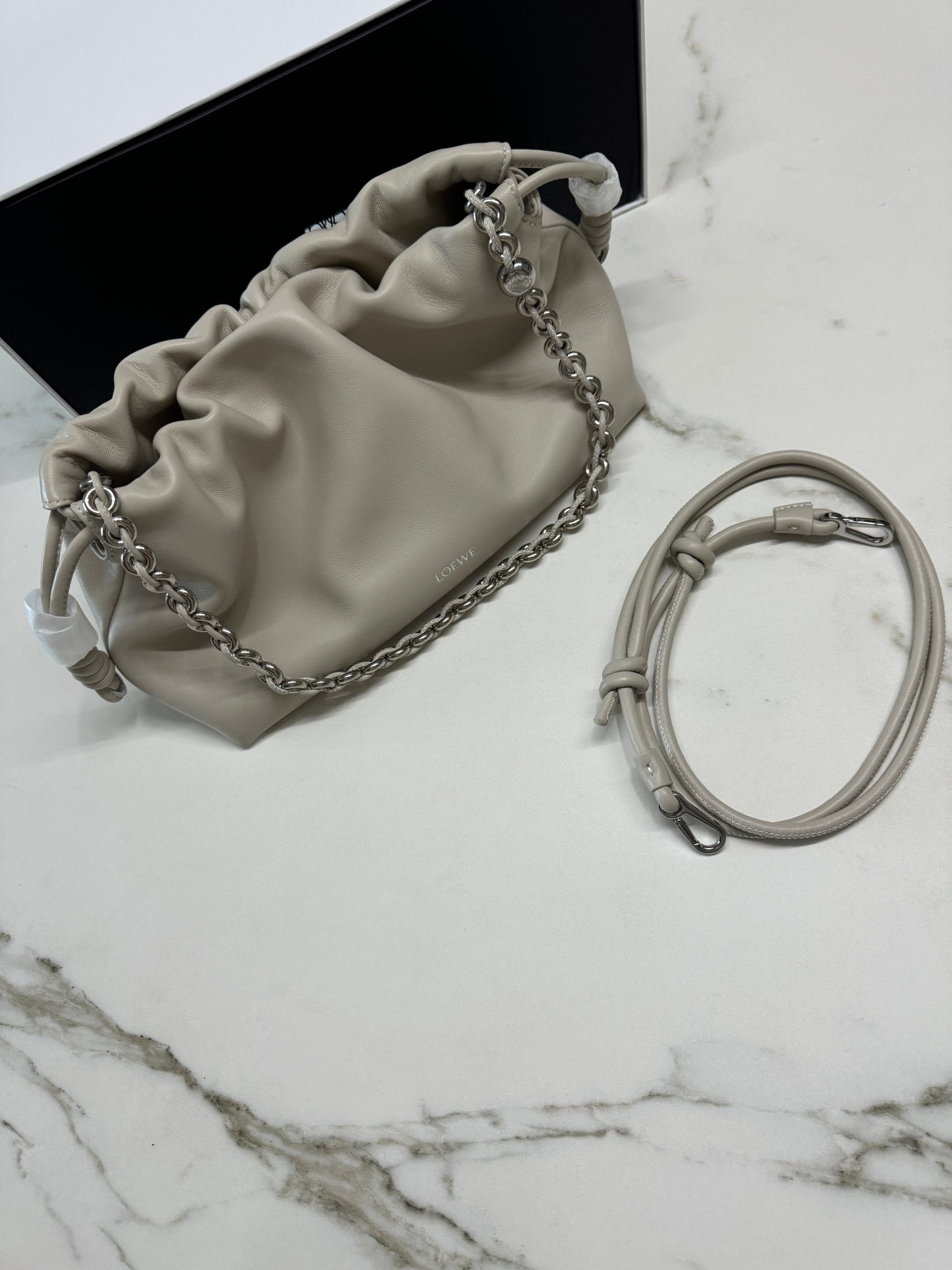 LOEWE Flamenco Purse 海鹽白 Medium Sea Salt